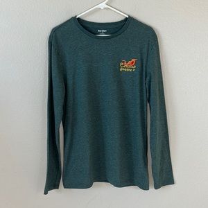 Old Navy Dark Gray Long Sleeves Crew Neck “Sleighing It” Christmas Shirt…